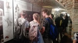 Opowieść o bohaterze w ciszy klasztornych podziemi